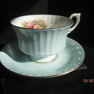Royal Standard Teacup & Saucer/Bone China/England